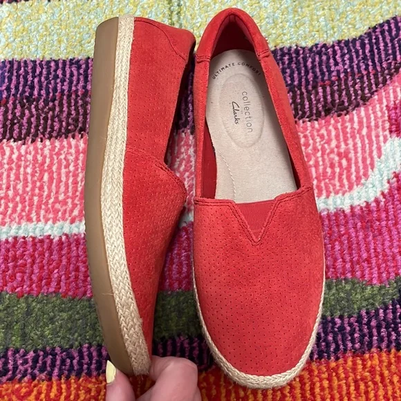 Collection by Clark’s Red Suede Espadrilles sz 7.5 - Picture 2 of 5